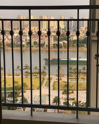 e385490dcc4c36126f5d