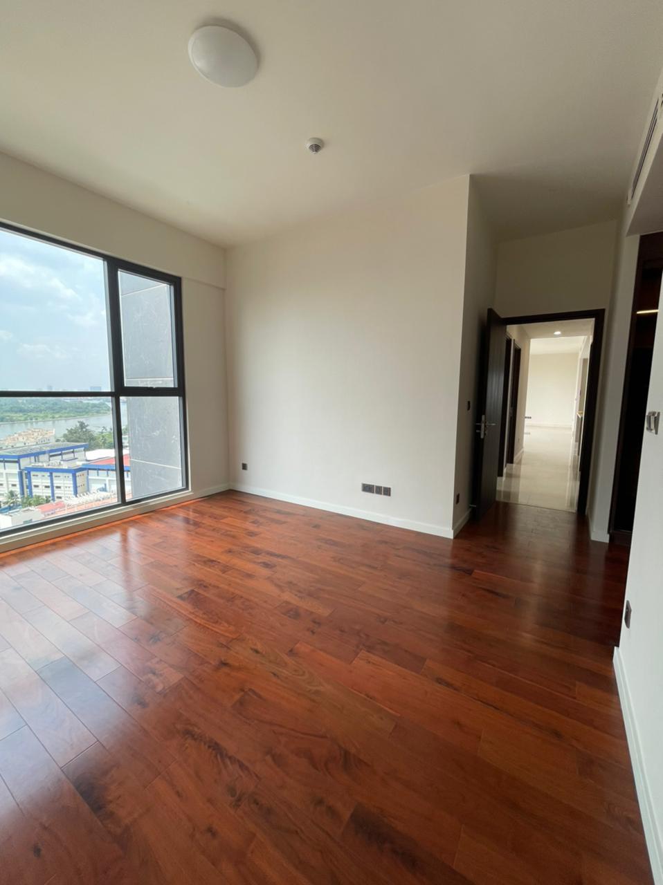 e4b629b99cf7895ff874caff8741_29