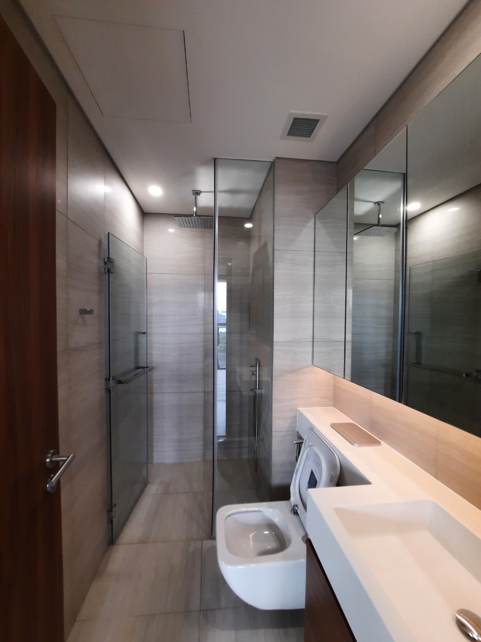 ab38f8e874fe46447ee2f97cda53_4